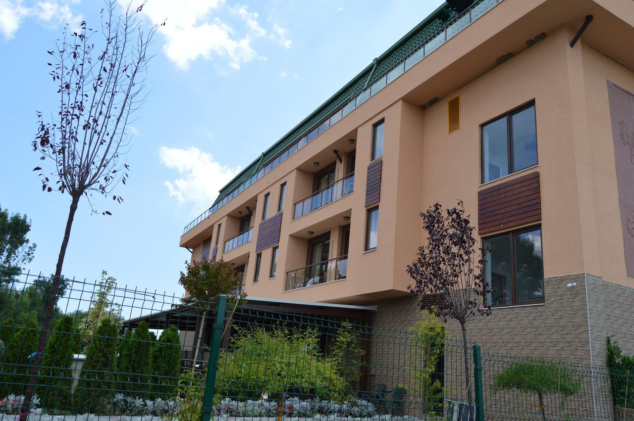Camp And Pool Hotel Kranevo Exterior photo