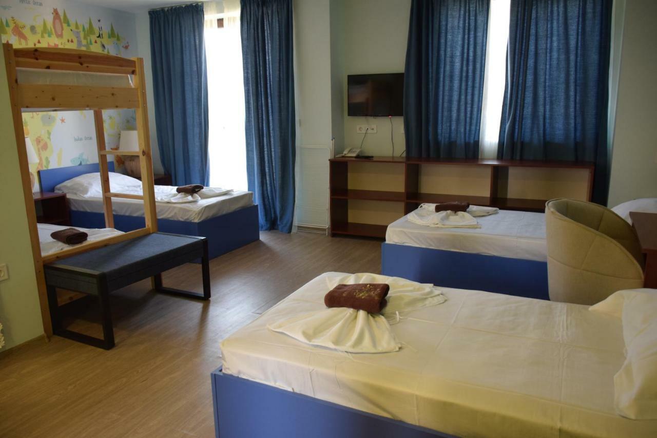 Camp And Pool Hotel Kranevo Exterior photo